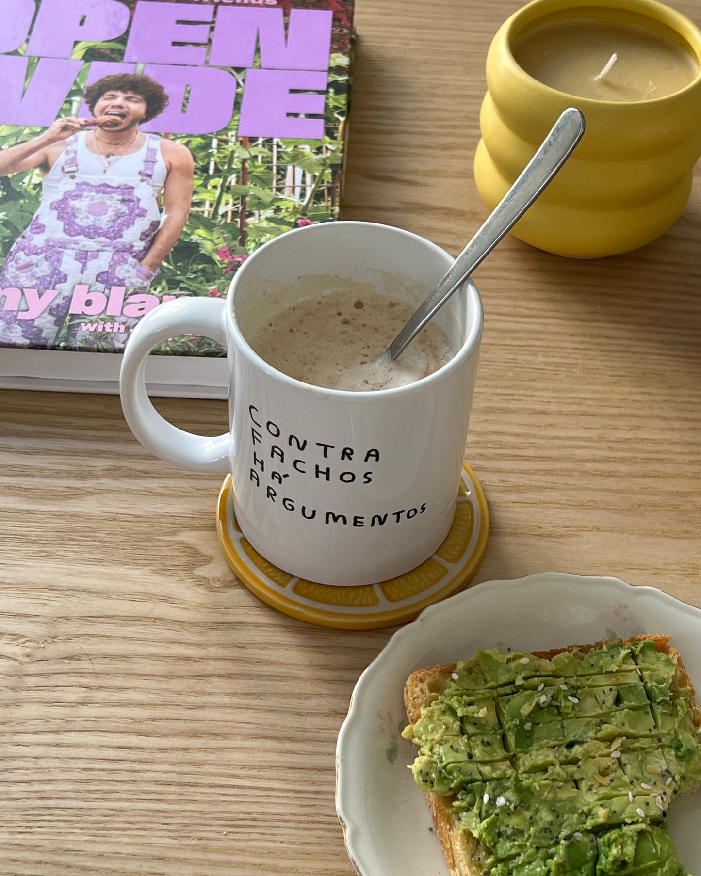 CONTRA FACHOS CANECA